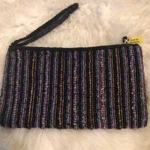 🌻beaded wristlet NWT.